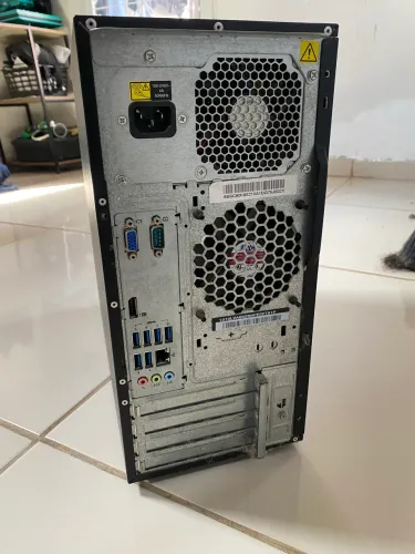 Servidor Lenovo TS 150 - ThinkServer