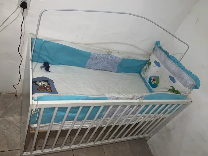 Berço com colchão