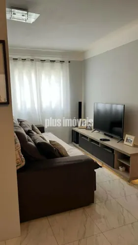 Casa de Condomínio em Parque São Domingos com 148m²