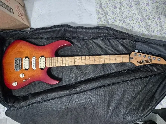 GUITARRA YAMAHA RGX 121DM - Anos 1990