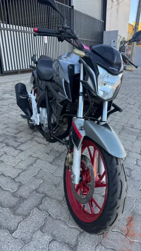 CB TWISTER 250 F 2018 - Conservada