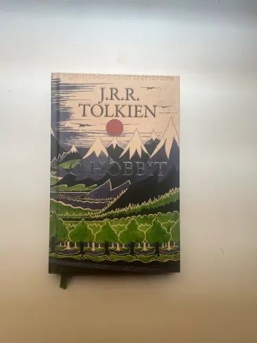 O Hobbit (Capa Dura) - J.R.R. Tolkien - Edição Ilustrada