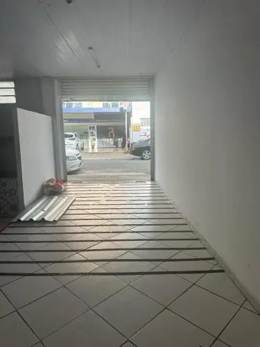PONTO COMERCIAL EM AVENIDA