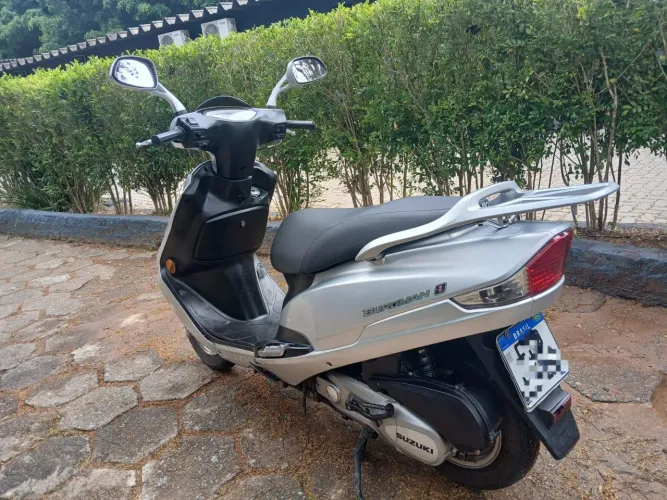 Moto para venda bem conserva
