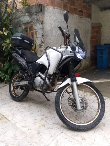 Ténéré 250. 2011. Doc ok. Troco por carro