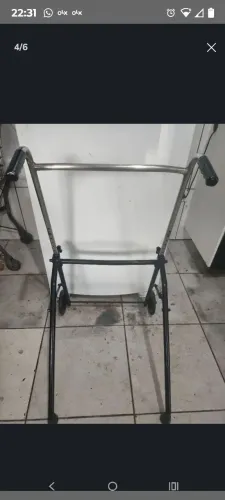 ANDADOR TRIANGULAR PARA LOCOMOÇÃO