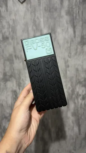 PEDAL DE VOLUME BOSS FV-50