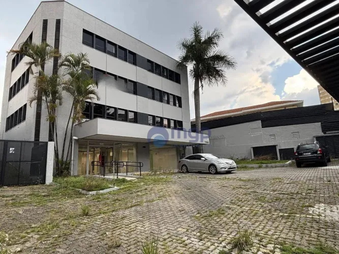 Prédio Comercial com Elevador para Locação no Butantã - 1000 m² - São Paulo/SP