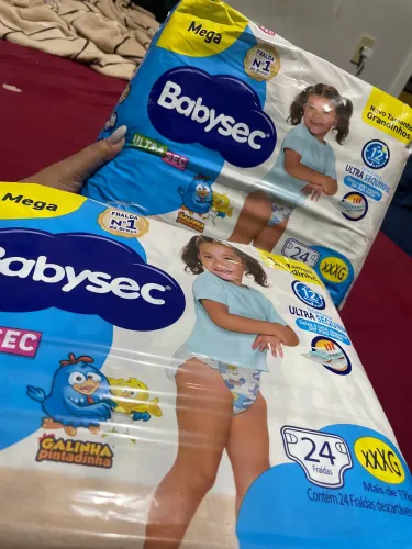 Vendo essa fralda xxxG não é shortinho comprei errado pro meu filho 
