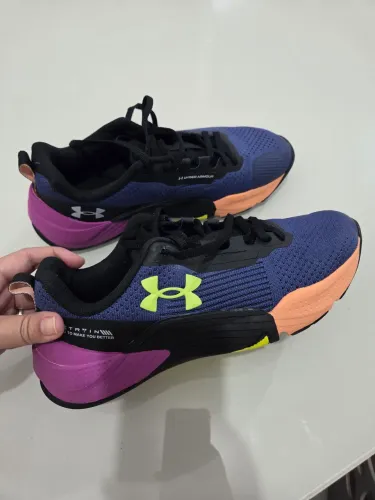 Tenis umder armour 37