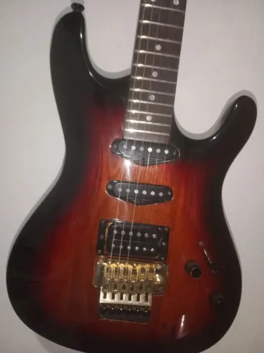 Guitarra Golden