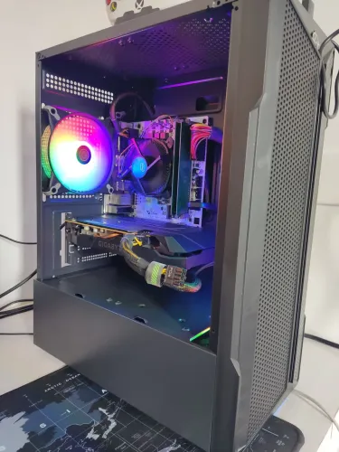 Pc Gamer - (i5 11500 + RTX 2060)