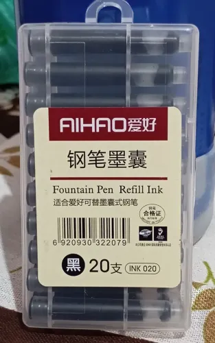 Estojo com 20 recargas de caneta tinteiro preta 