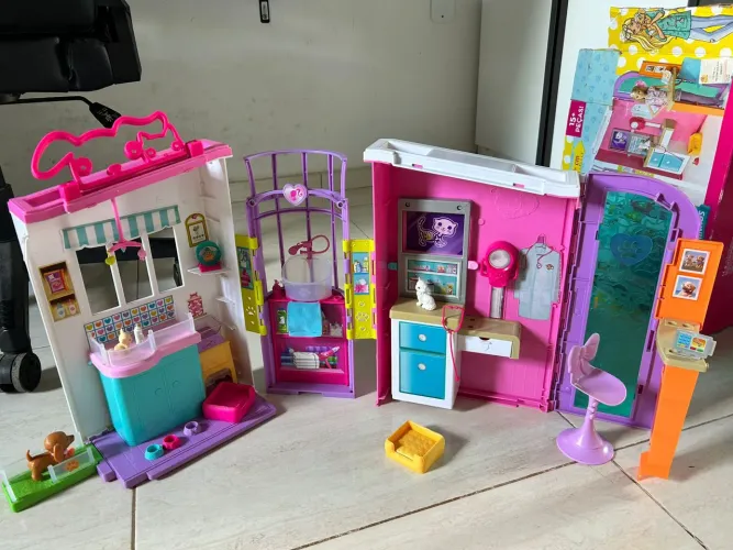 Hospital dos bichinhos da Barbie. Muito lindo e completo para sua diversão garantida.