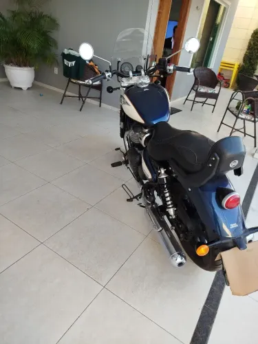 Vendo moto Royal enfield super meteor 650 celestial novíssima, toda original.