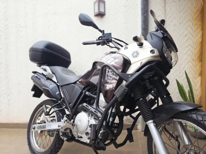 Yamaha XTZ  Tenere 250 15/16 c/ Acessórios 