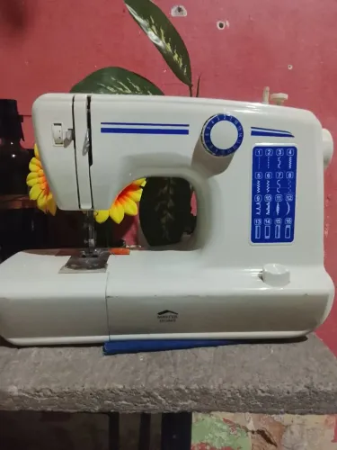 Máquina de costura