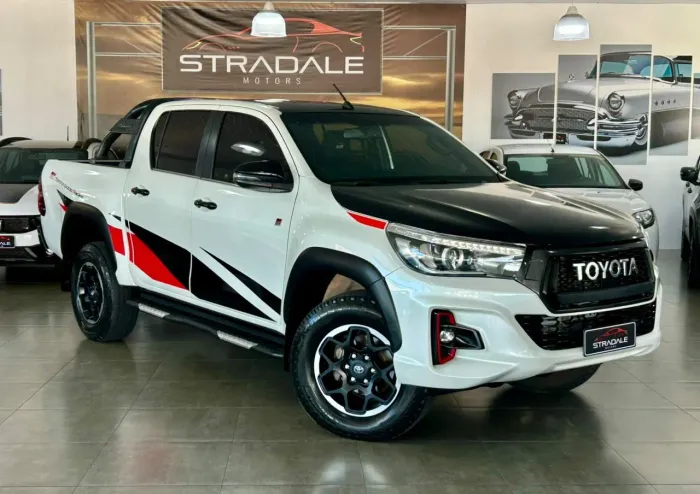Toyota Hilux CD Gr-s 4X4 2.8 TDI Dies. Aut. 2019