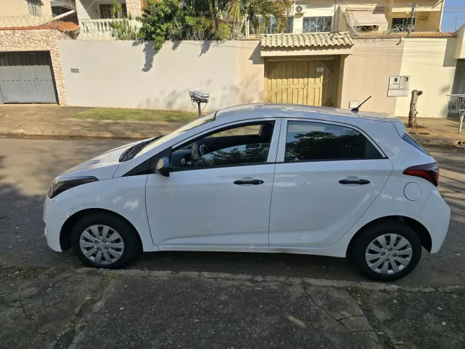 Hyundai HB20 Unique 1.0 Flex 12V Mec. 2019