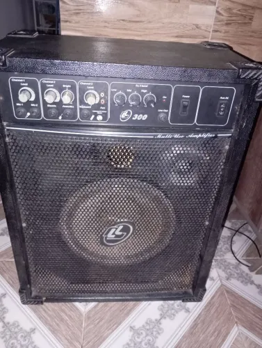 Vendo caixa amplificada