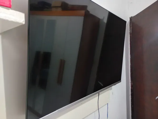 Vendo ou troco uma TV smart 50 polegadas 4K com nota fiscal pega uma TV smart menor