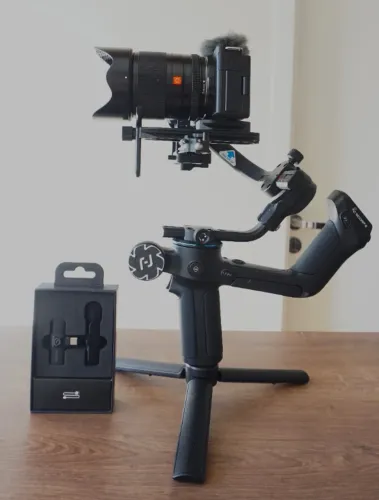 KIT AUDIOVISUAL COMPLETO - SONY ZV-E10 + Lente VILTROX + Estabilizar Scorp 2