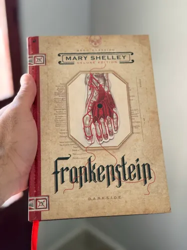 Livro Frankenstein, ou o prometeu moderno - edição ilustrada do clássico de Mary Shelley