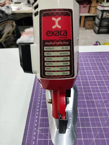 Vendo Máquina de cortar tecido EXATA