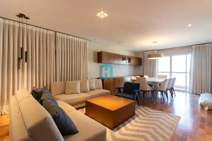 Lindo apartamento para venda ou locação em Moema, totalmente mobiliado, com 3 suites e 3 v