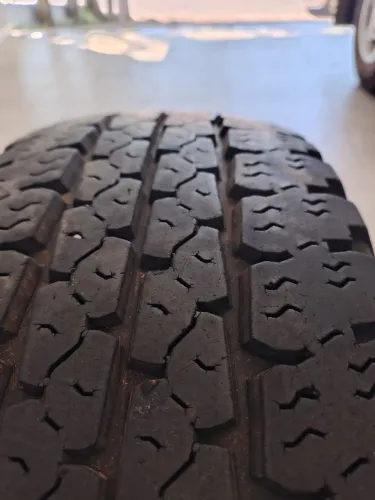 Pneu 235/85/16 para camionete