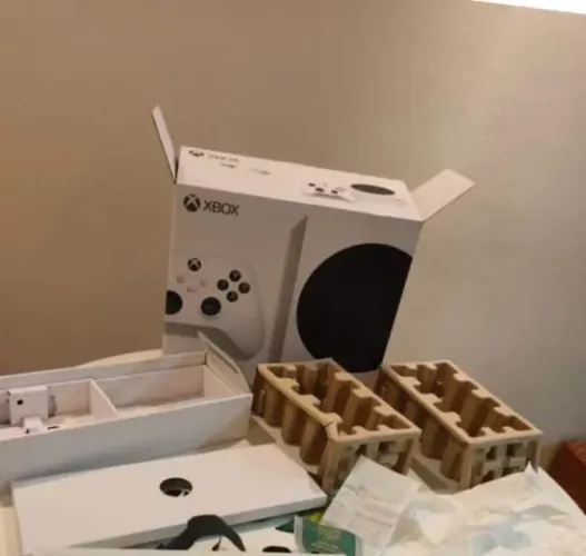 Caixa Xbox Series S - COMPLETA E IMPECÁVEL