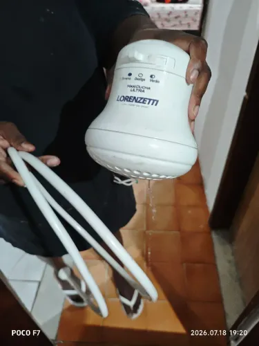 ducha elétrica Lorenzetti Maxi Ducha Ultra de 127V e 5500W.