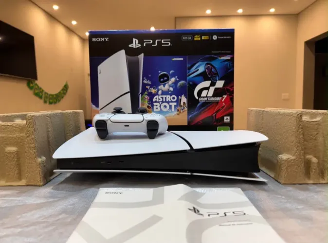 Vendo PlayStation 5 ps5 + Controlse Dualsense original