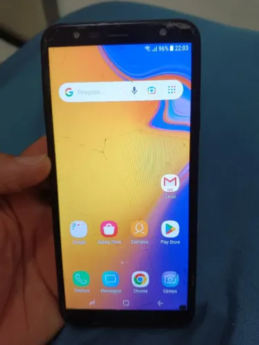 Celular antigo J4 