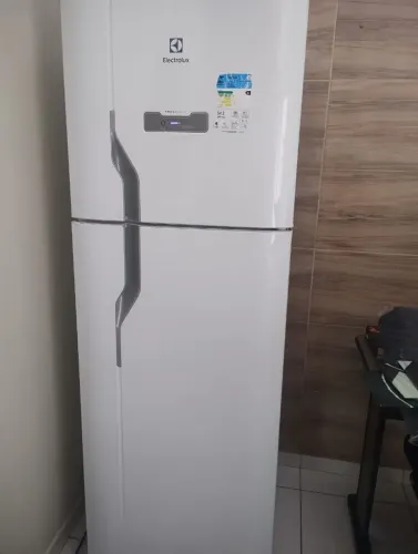 GELADEIRA Eletrolux 371L. (DFN41)