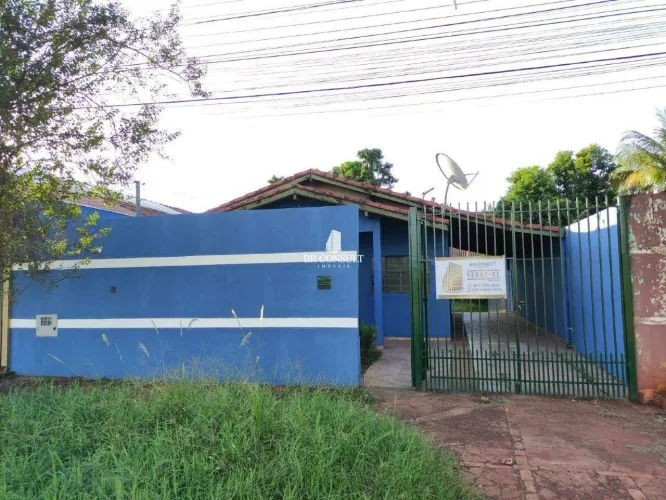 Imóvel com terreno amplo no Pioneiros