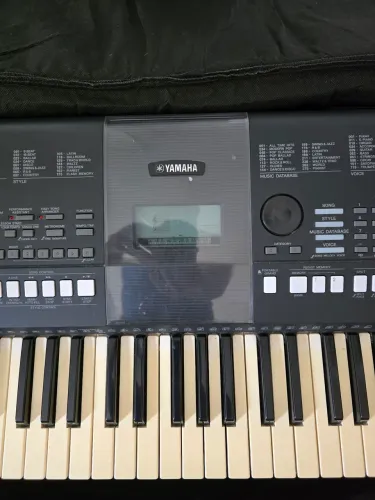 Teclado Yamaha PSR-423 