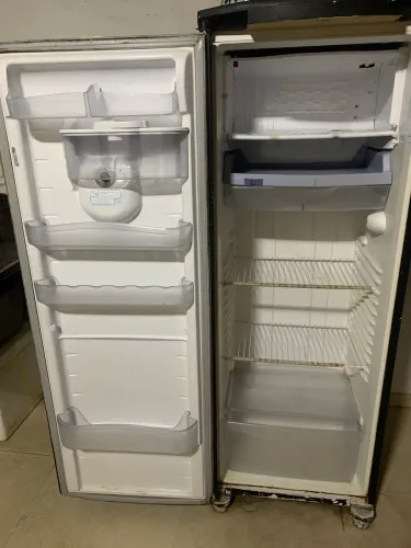Vendo geladeira 