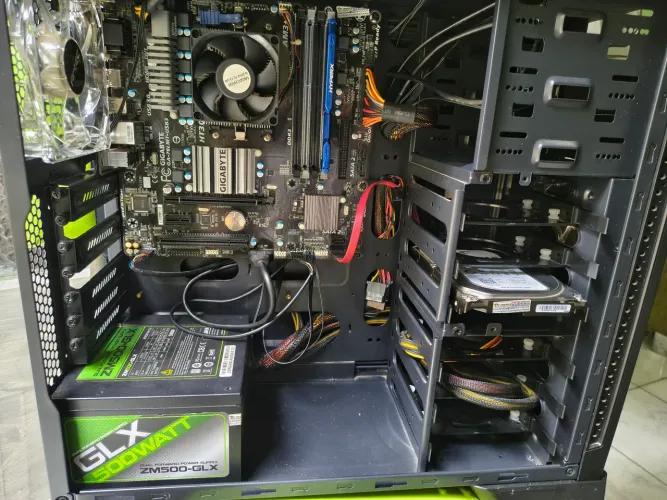 PC Desktop AMD Gigabyte - Ideal para Home Office e Internet (Barato)
