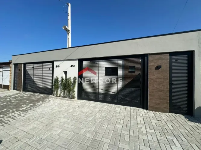 Casa em Avenida Presidente Juscelino - Jardim Praia Grande - Mongaguá/SP