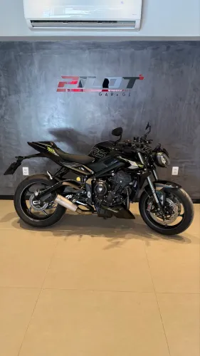 TRIUMPH STREET TRIPLE 765 RS 2025