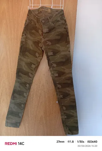Calça feminina