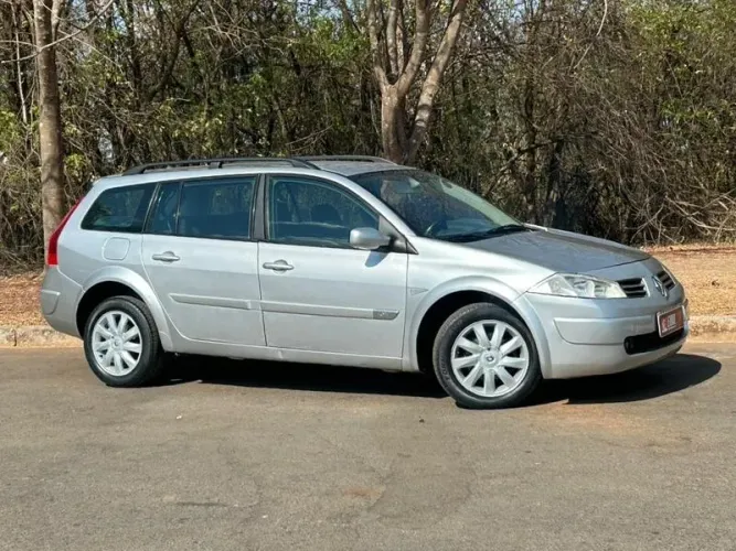 Renault Megane Grand Tour Dynam. Hi-flex 1.6 16V 2012