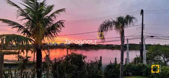Brognoli Vende - Casa frente à Lagoa Pequena - Campeche