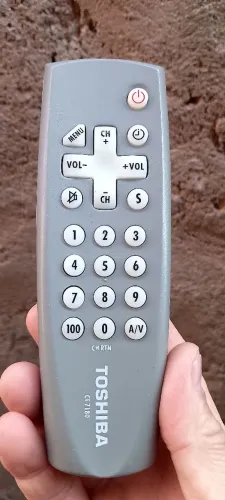 Controle remoto ORIGINAL TOSHIBA tvs de tubo/iluminado/usado