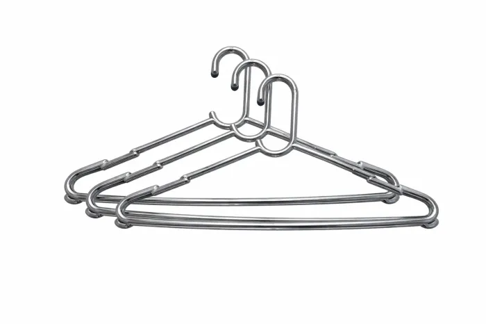 Kit de Cabides de Plástico - 10 por R$7