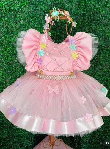 Vestido e bota para aniversário de 1 ano