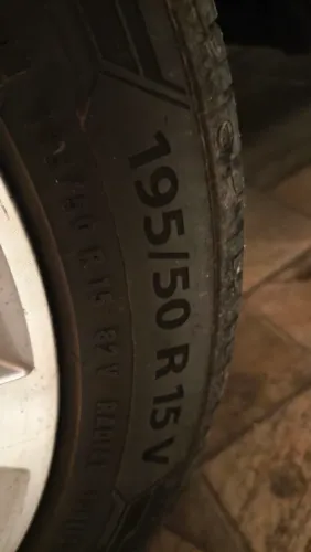 Vendo 2 pneus 195/50 R15 Barum continental 