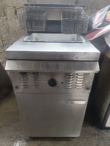Fritadeira a gás 26 litros, água e óleo