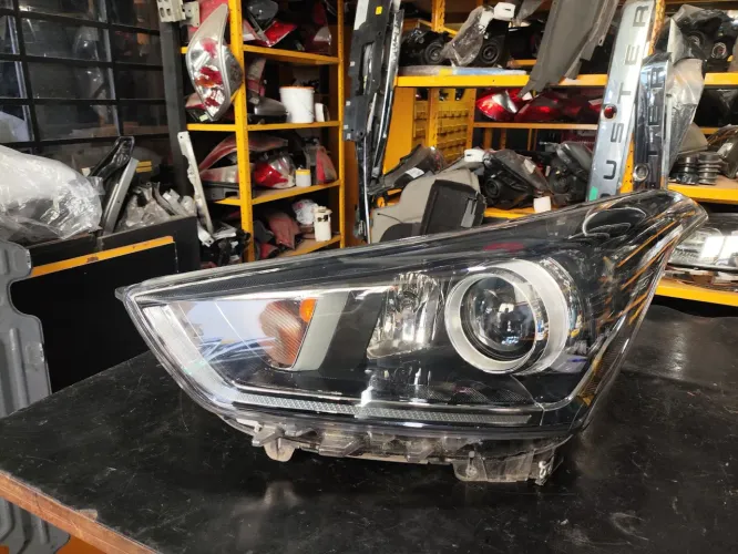 Farol LED esquerdo Creta 2017 2018 2019 2020 2021